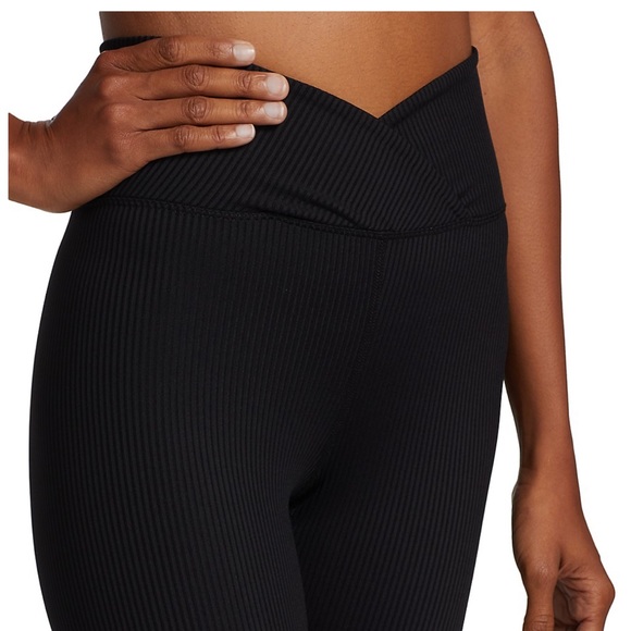 Veronica Rib-Knit Leggings🖤✨ - Picture 3 of 9